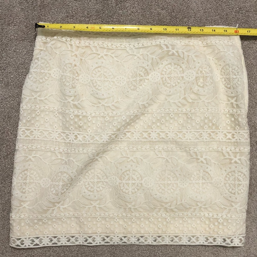 Double layered white/cream skirt - Picture 3 of 4